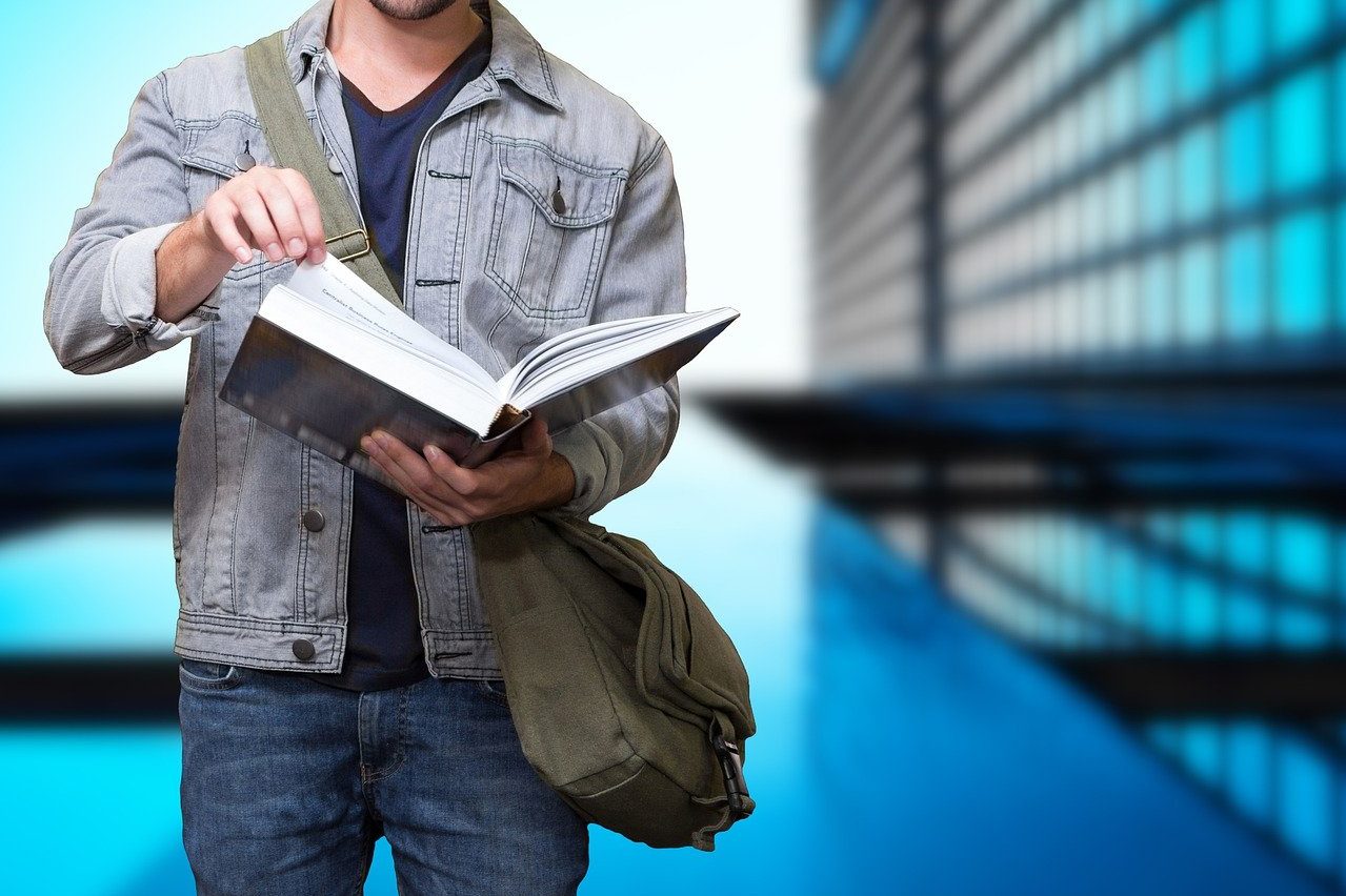 cropped-students-7404729_1280-1.jpg